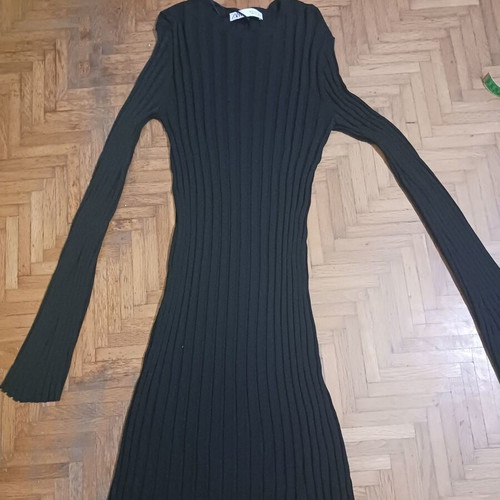 Zara ribbed knit black dress with bell sleeve size M like new