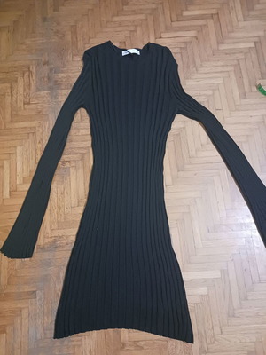 Zara ribbed knit black dress with bell sleeve size M like new