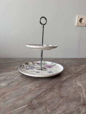 Cupcake stand new