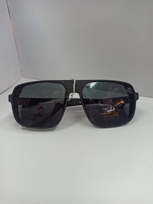 Men's sunglasses new, black frame