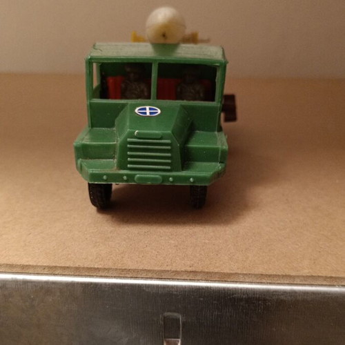 Military Ballistic Missile Transport Toy Vehicle like new, wind-up