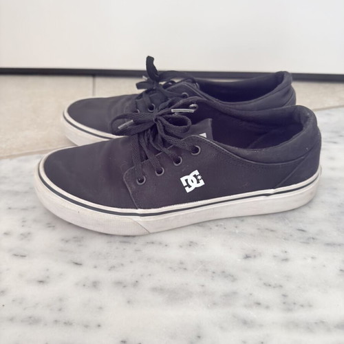 DC sneakers kids used, size 38, black and white