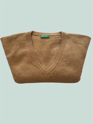 Benetton men's sweater with V-neck like new, beige-brown