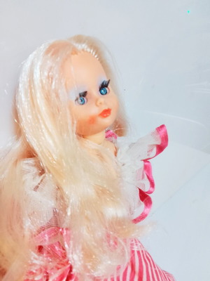 Bibi Bo doll new with minor age marks