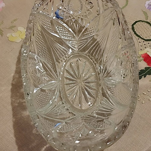 Vintage crystal gondolier like new