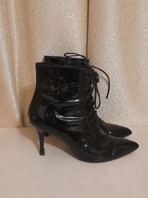 Μαύρα μποτάκια Tsakiris Mallas μεταχειρισμένα, μέγεθος 37, λουστρίνι