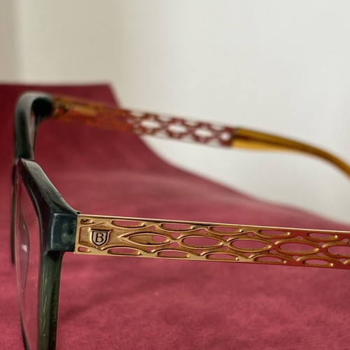 Bulget glasses used, green and gold