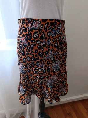 Leopard print skirt asymmetrical Medium like new, multicolor