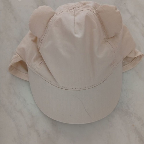 Baby hat like new for six months old