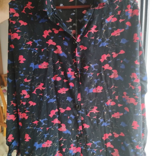 Women's Printed Shirt with Shoulder Pads like new, multicolor
