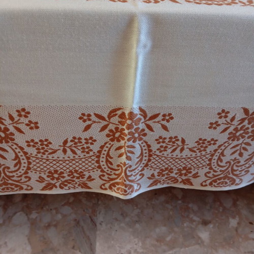 Embroidered tablecloth 160x130 cm like new