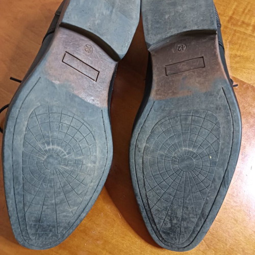 Leather men's shoes size 42 black used