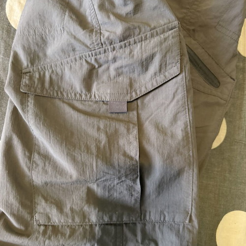 Columbia Omni Shade Cargo Shorts size W30 like new, gray, sun protection