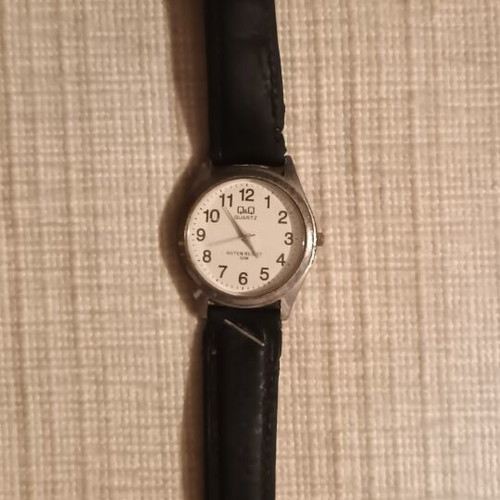 Q&Q vintage unisex watch, black and silver