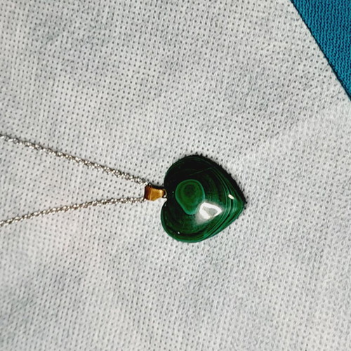 Heart-shaped necklace new from malachite with 55 cm silver chain