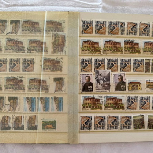 Stamp album collection like new, approx. 642 Greek sealed stamps 1980-1990