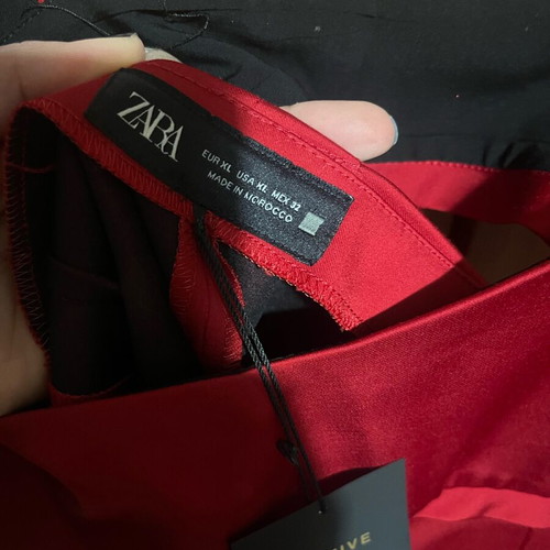Κόκκινο φόρεμα Zara XL καινούργιο με άνοιγμα στην πλάτη