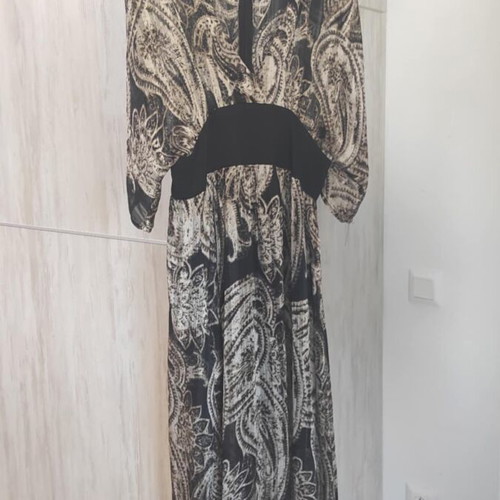 Women's dress size large, barely worn, in excellent condition
