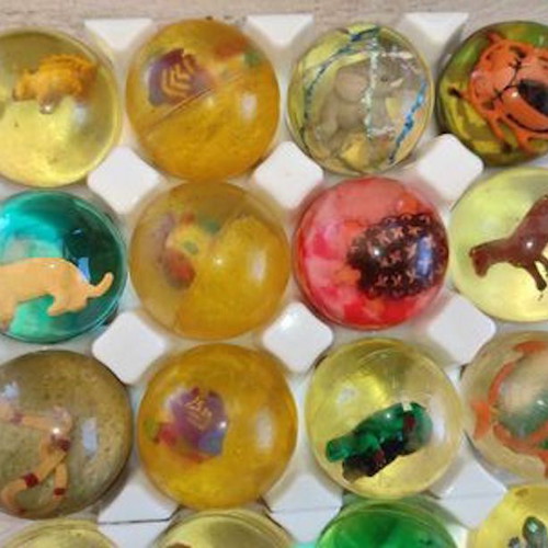 Bouncy Balls 12 balls with animal figures like new