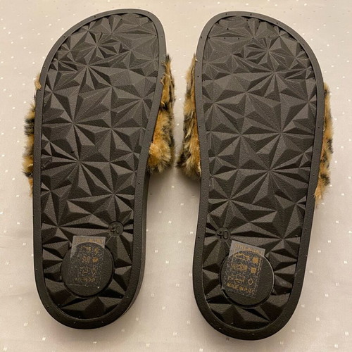 Fift Avenue slippers with fuzzy animal print, new, size 40