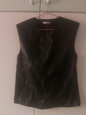Stradivarius leather sleeveless blouse used, black, XS