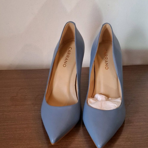 Carrano pumps like new, size 37, turquoise