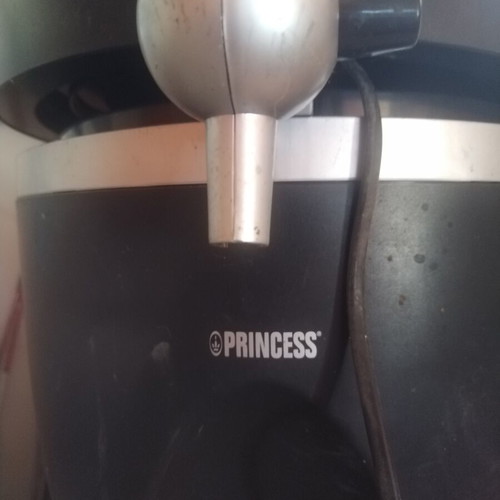 Beer keg maintenance device lightly used