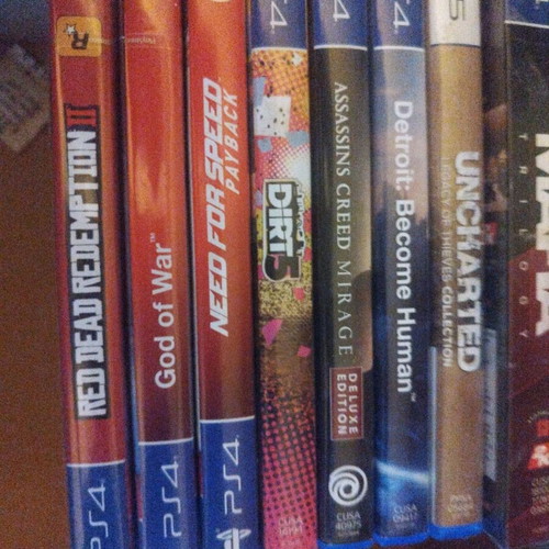 PlayStation 4 and PlayStation 5 games like new