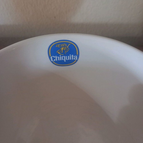 Deep plate used with Chiquita logo