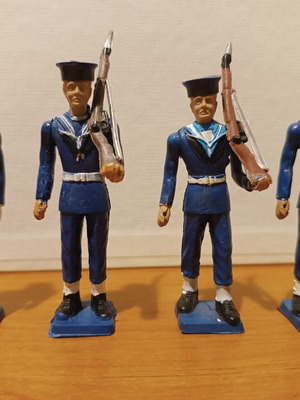 Athina Navy Soldiers set of 4 with winter uniform, like new