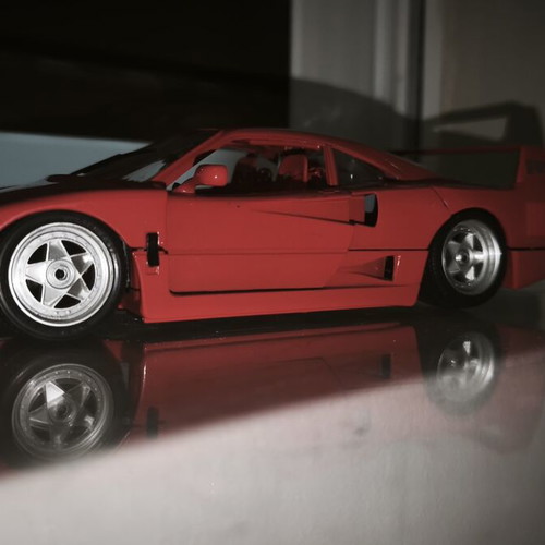 Ferrari F40 BBurago 1:18 model car, red, detailed interior