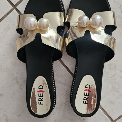 Freed flip flops size 41 new, black and gold