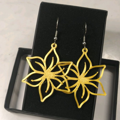 Earrings like new, 4 pairs stainless steel and PLA