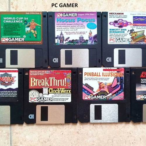 3.5" Floppy Disks Collection like new, 92 pcs with Media Box