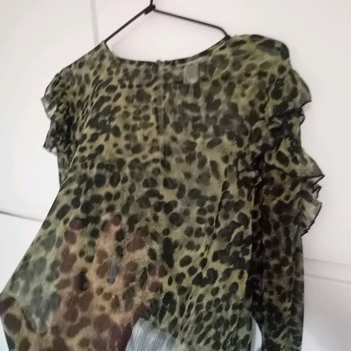 H&M blouse like new, size 38, with transparency and ruffles on sleeves