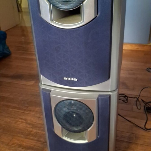 Aiwa NSX-NS215 stereo system used with 2 speakers, CD player, radio