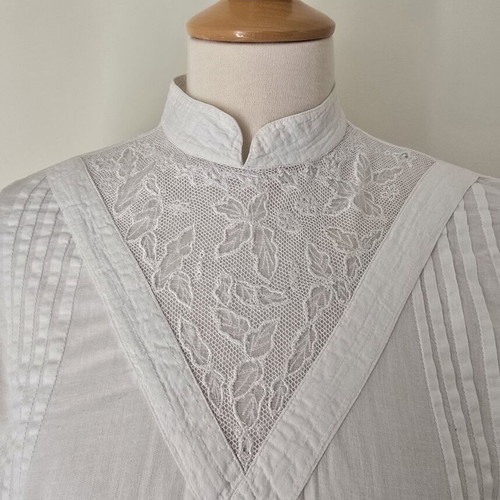 Vintage white Edwardian style shirt size S used