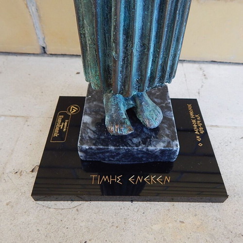 Bronze table statue of the Charioteer of Delphi 478-474 BC used, marble base