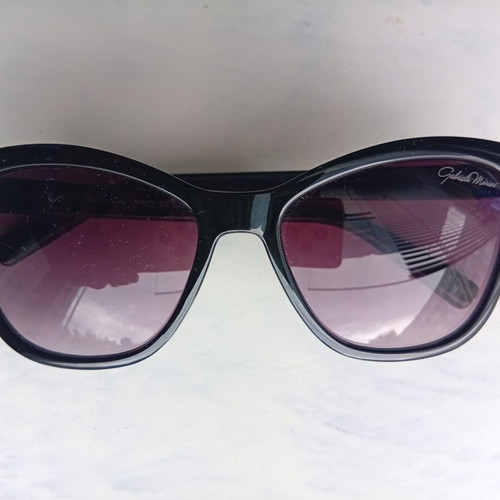 Italian sunglasses used with unique weaving design, black