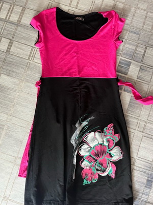 Summer dress like new, size small, black and pink