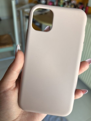 Iphone 11 case used with Aris players' autographs, collectible