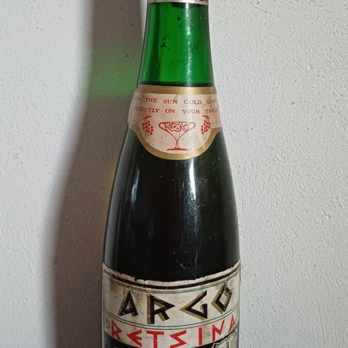 Argo Retsina Export sealed vintage bottle like new