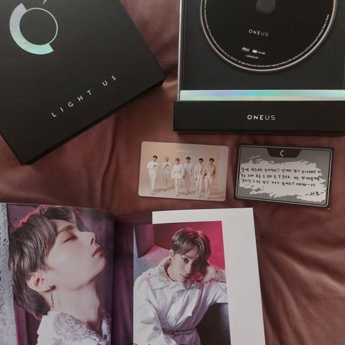 Oneus Light Us album like new