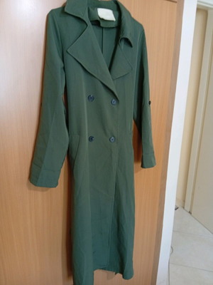 Maxi khaki coat like new, one size with belt and adjustable sleeves