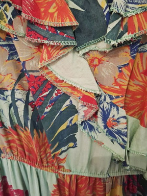 Φόρεμα ασύμμετρο floral μεταχειρισμένο, μέγεθος Μ, πράσινο