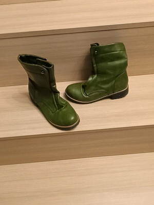Anagennisiaka boots like new, size 39, green