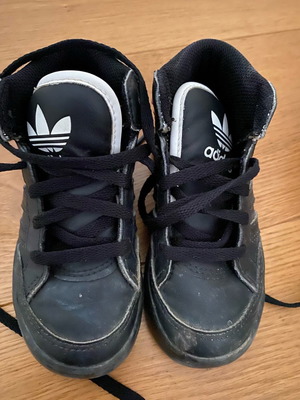 Adidas μπότες μεταχειρισμένες, νούμερο 25, μαύρες