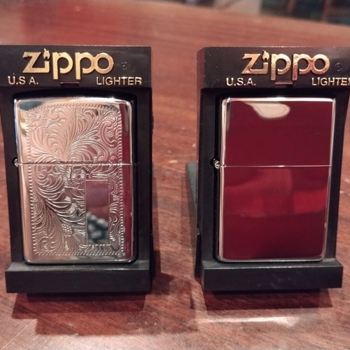 Zippo Venetian 2001 & Satin Chrome 2002 lighters set, collectible