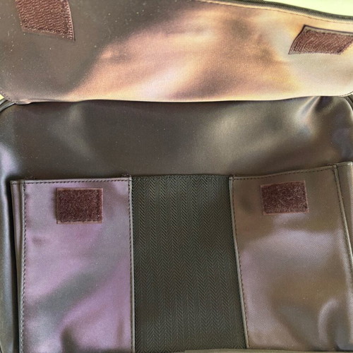 Helena Rubinstein makeup bag like new, eggplant color