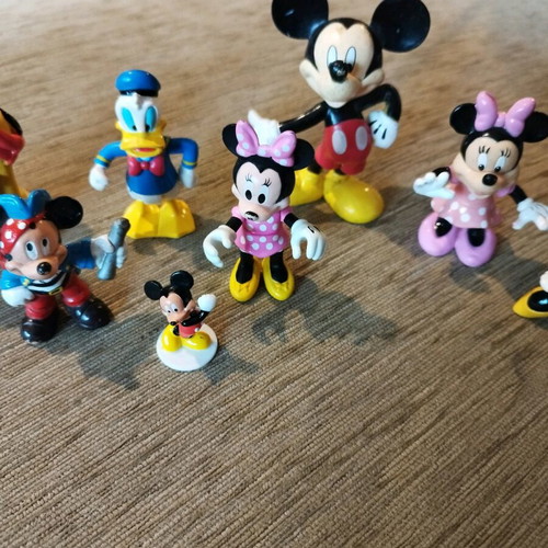 Mickey Mouse figures like new, genuine for cake decoration